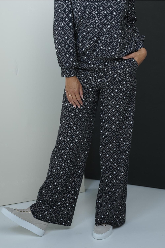 LIZZY 245 0000/0005- BLACK- OFF WHITE